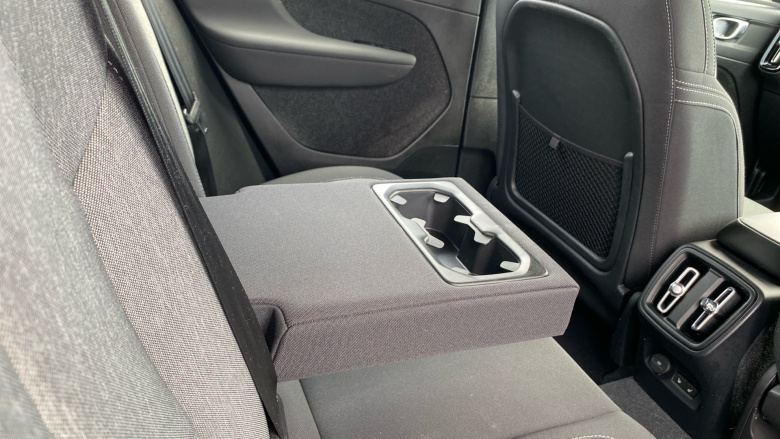 Volvo XC40 2.0 B3P Plus Dark 5dr Auto Petrol Estate